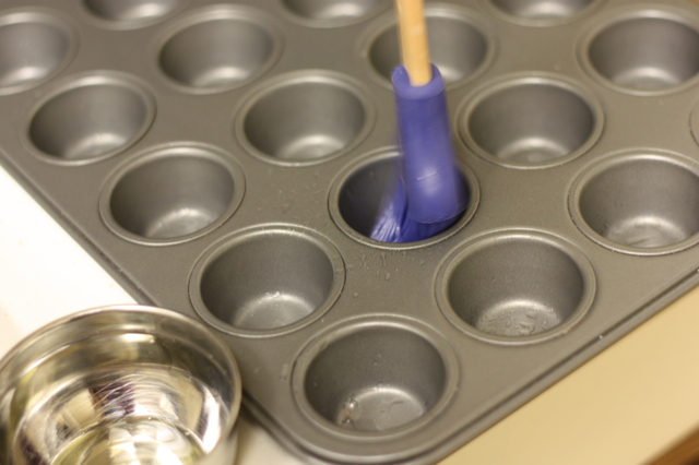 Coating muffin tin